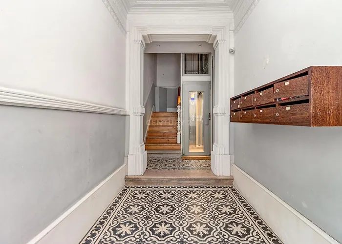 Grande Com Varanda E Vista A * Lisboa