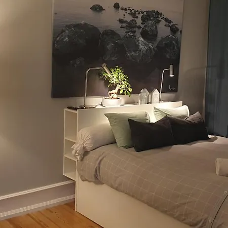 Grande Com Varanda E Vista A Quarto em Acomodações Particulares