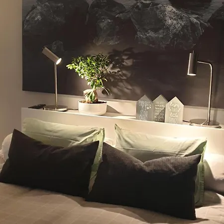 Grande Com Varanda E Vista A Quarto em Acomodações Particulares